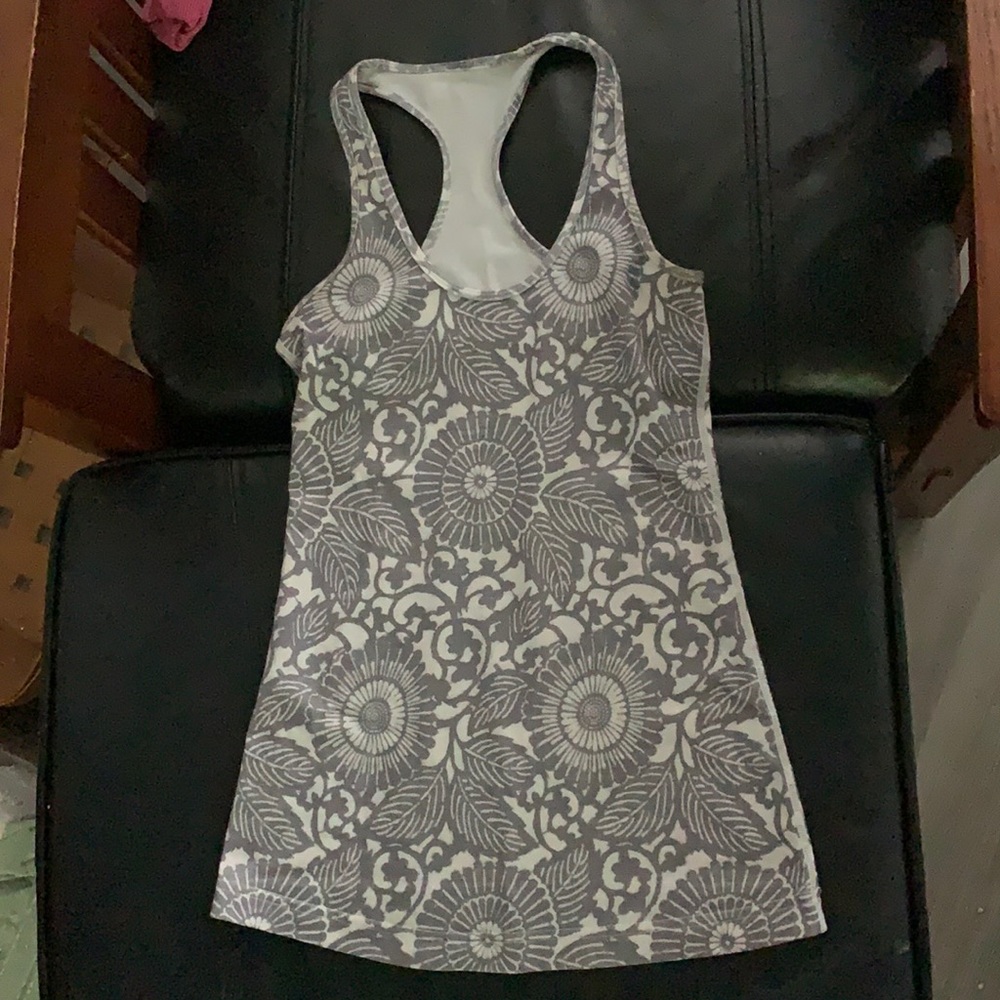 Lululemon patterned tank top